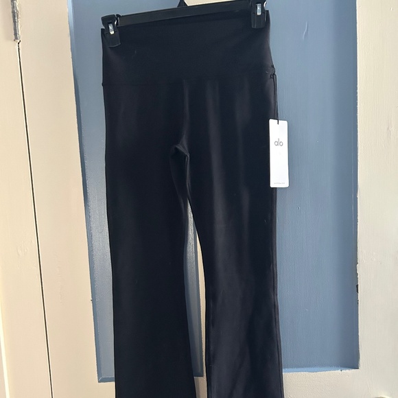 ALO Airbrush High Waist Bootcut Legging - Picture 1 of 4